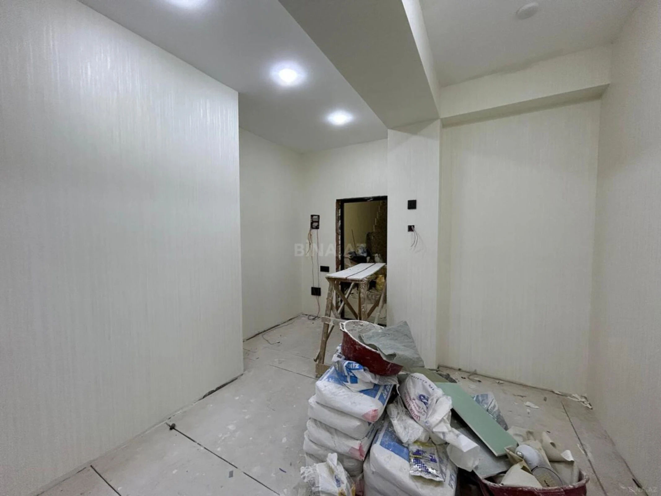 Satılır 2 otaqlı mənzil 70 m²
