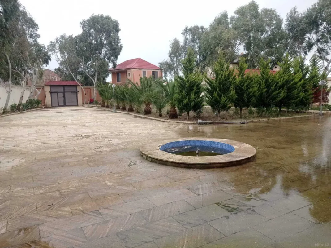 Satılır 5 otaqlı həyət evi 400 m²
