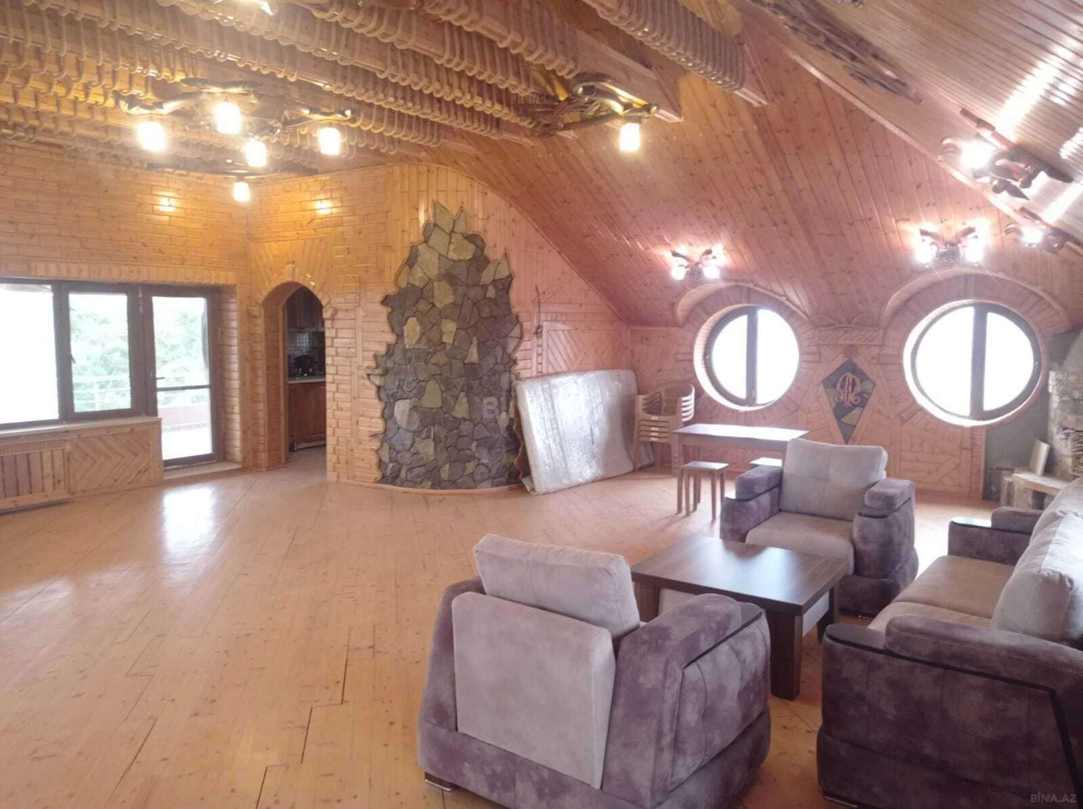 Satılır 5 otaqlı həyət evi 400 m²