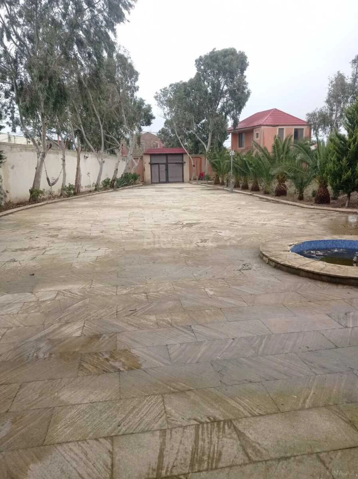 Satılır 5 otaqlı həyət evi 400 m²