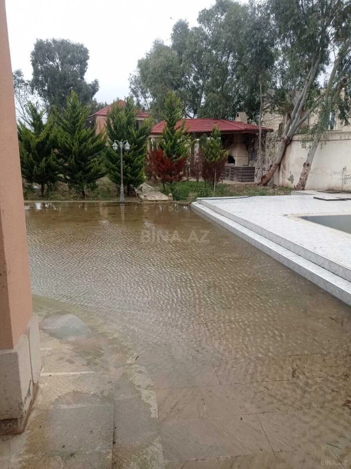 Satılır 5 otaqlı həyət evi 400 m²