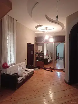 Satılır 5 otaqlı həyət evi 400 m²