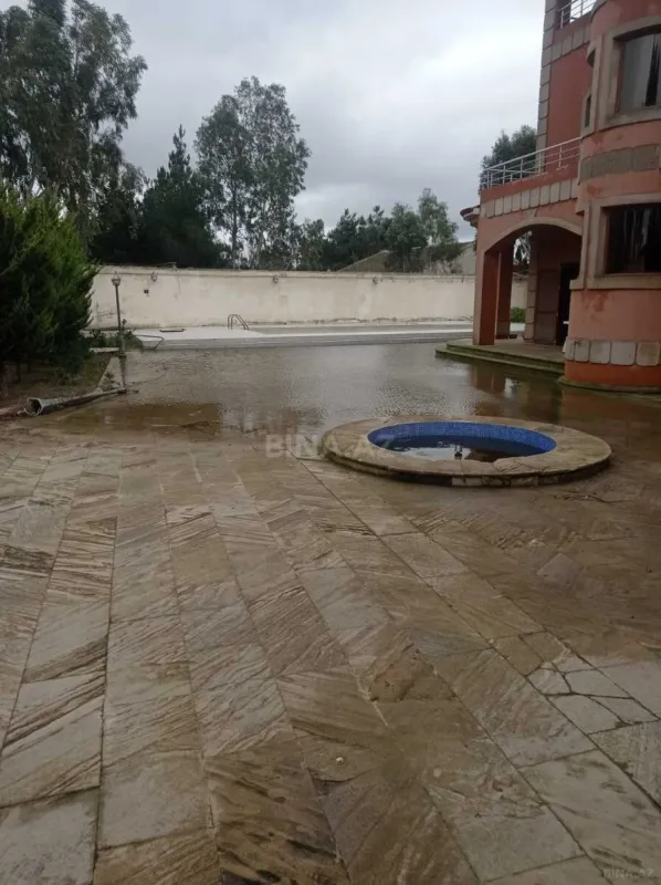 Satılır 5 otaqlı həyət evi 400 m²