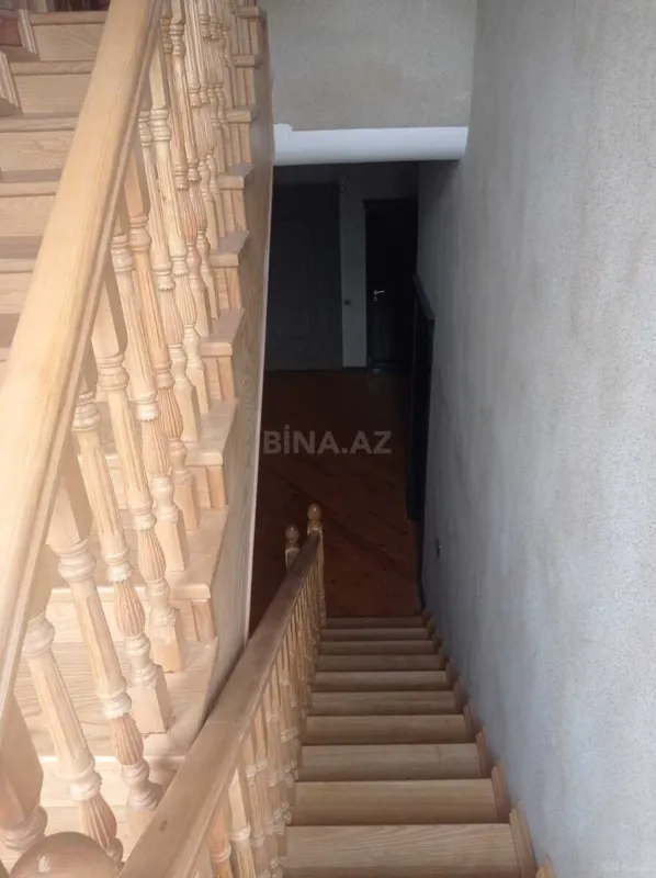 Satılır 5 otaqlı həyət evi 400 m²