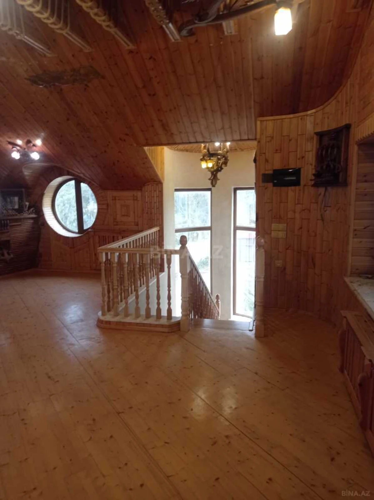 Satılır 5 otaqlı həyət evi 400 m²