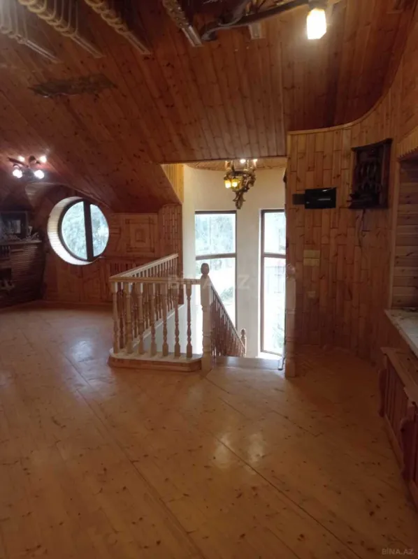 Satılır 5 otaqlı həyət evi 400 m²