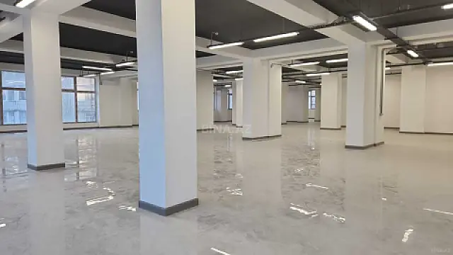 Satılır obyekt 2000 m²