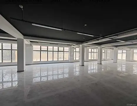 Satılır obyekt 2000 m² — Bakı 2000.00 m²