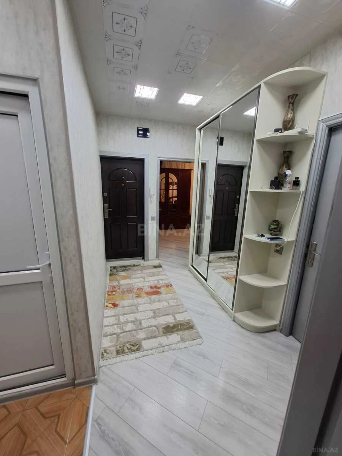 Satılır 4 otaqlı mənzil 100 m²