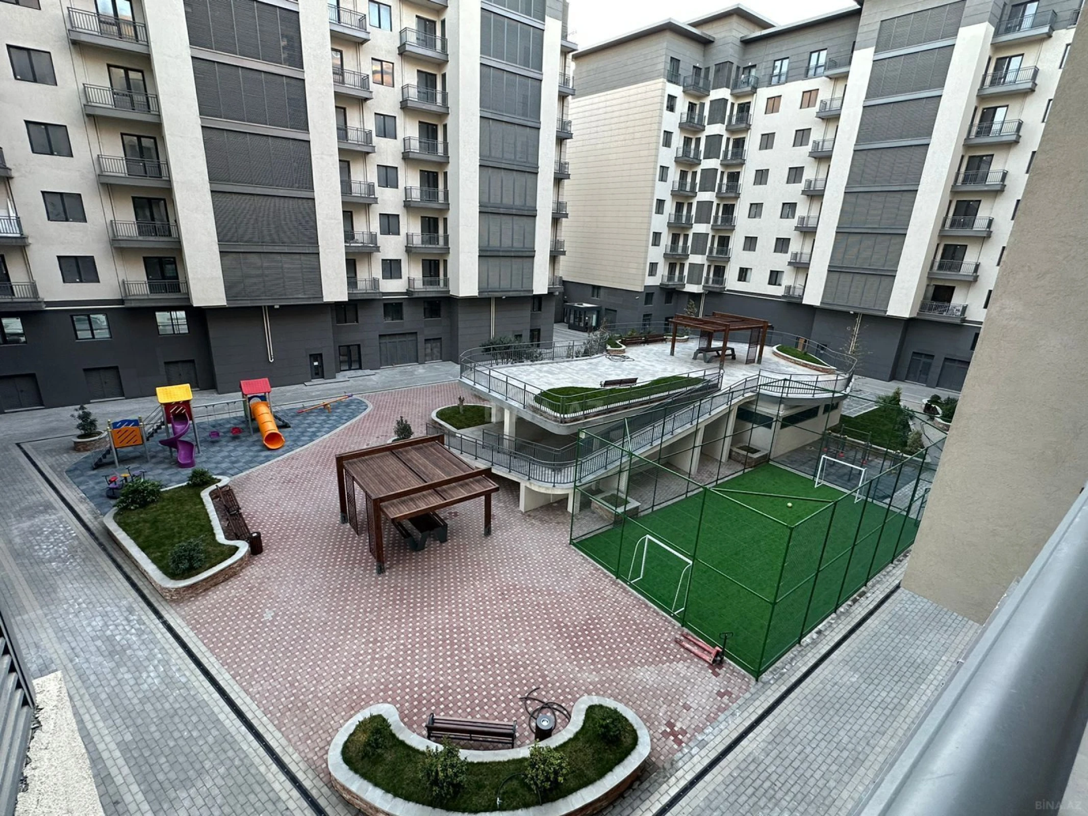 Kirayə verilir 3 otaqlı mənzil 140 m²