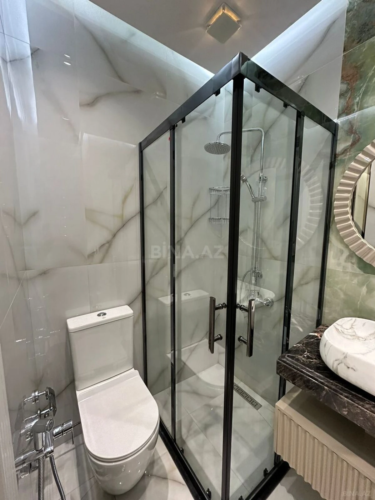 Kirayə verilir 3 otaqlı mənzil 140 m²