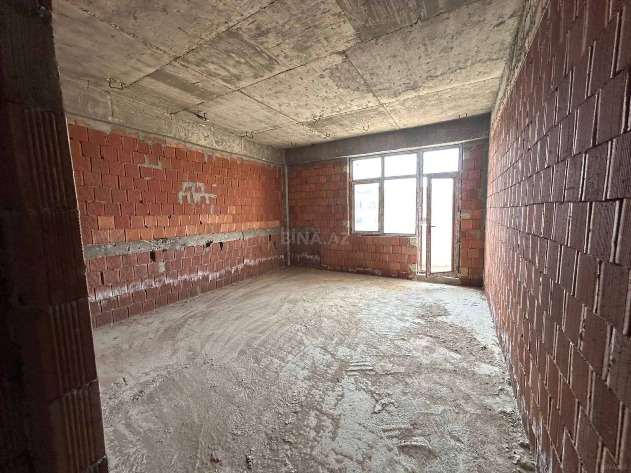 Satılır 1 otaqlı mənzil 63 m²