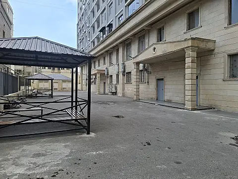 Satılır 1 otaqlı mənzil 65 m²