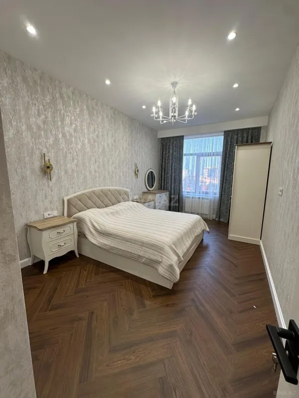 Kirayə verilir 3 otaqlı mənzil 140 m²
