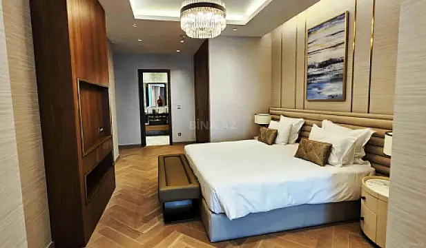 Satılır 3 otaqlı mənzil 155 m²