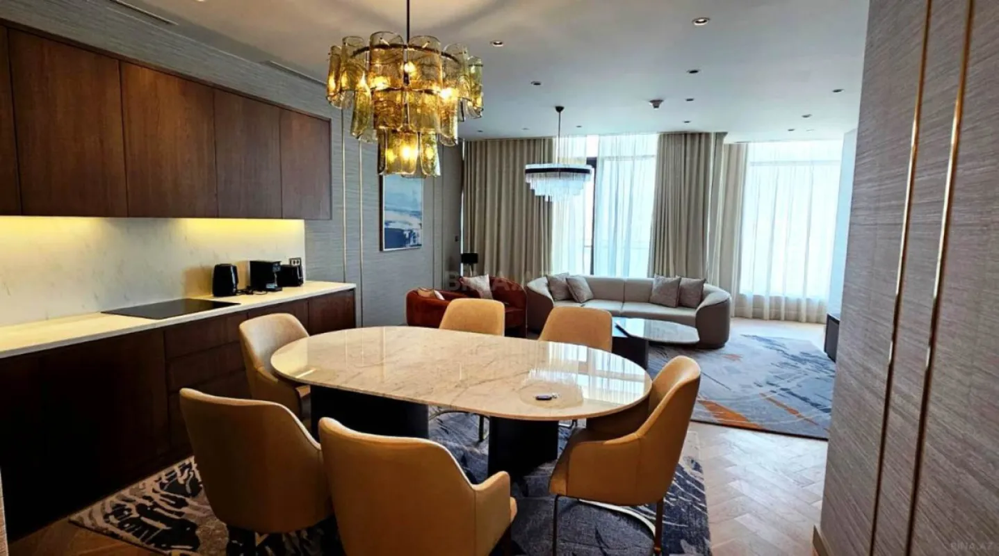 Satılır 3 otaqlı mənzil 155 m²