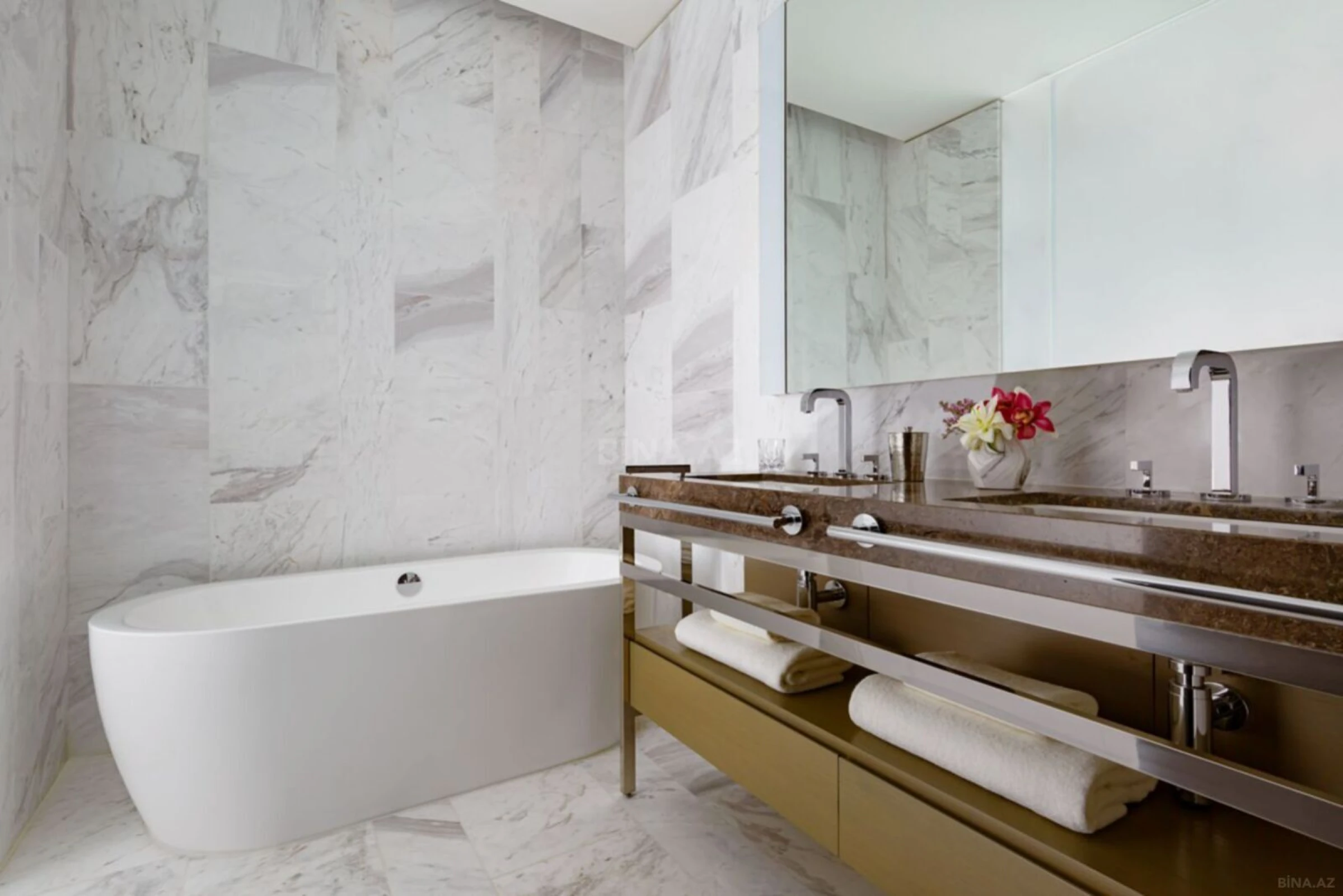 Satılır 3 otaqlı mənzil 155 m²