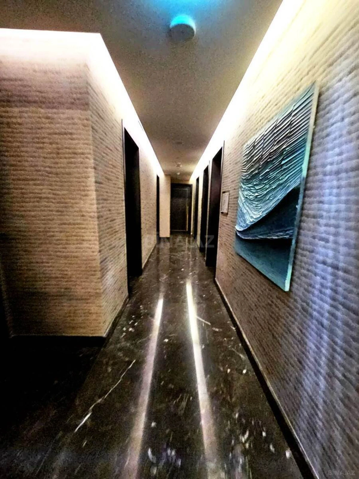 Satılır 3 otaqlı mənzil 155 m²