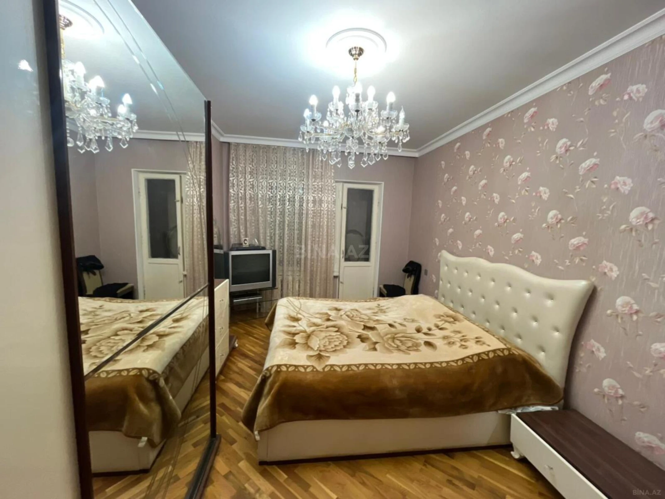 Satılır 4 otaqlı mənzil 100 m²