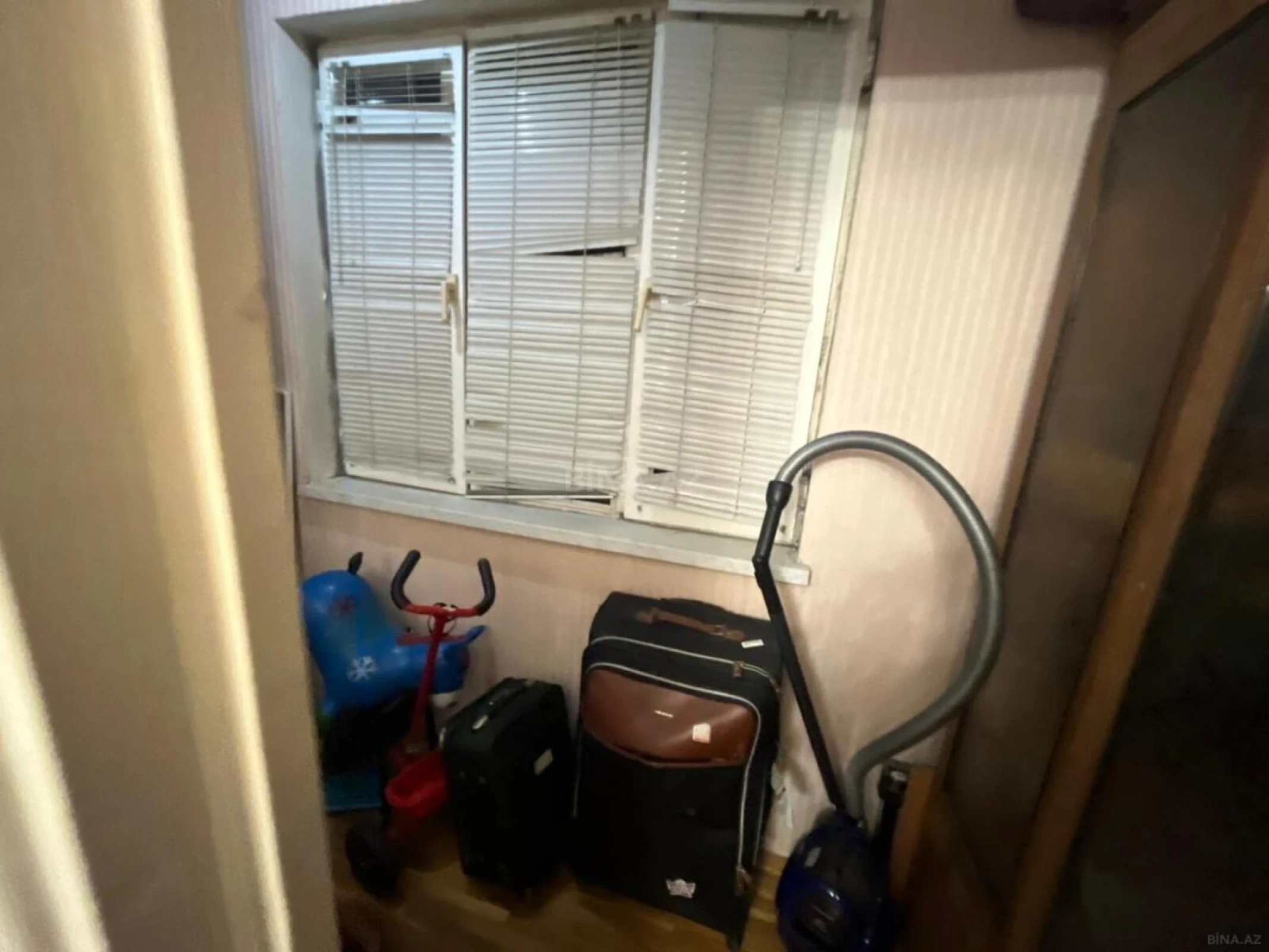 Satılır 4 otaqlı mənzil 100 m²