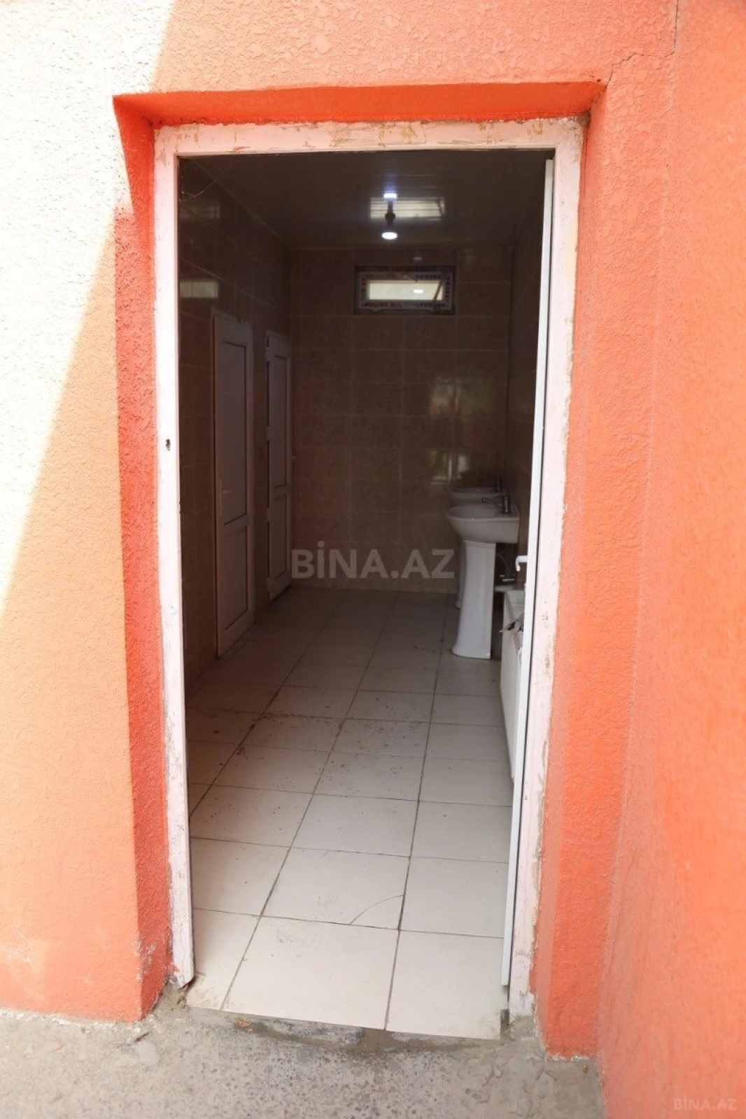 Satılır obyekt 955 m²