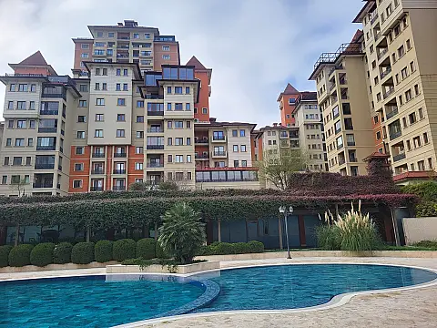 Satılır 3 otaqlı mənzil 188 m²
