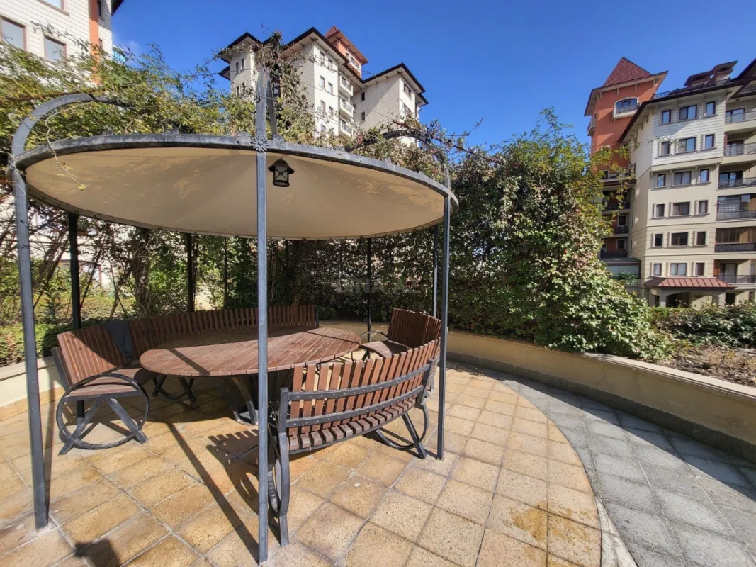 Satılır 3 otaqlı mənzil 188 m²