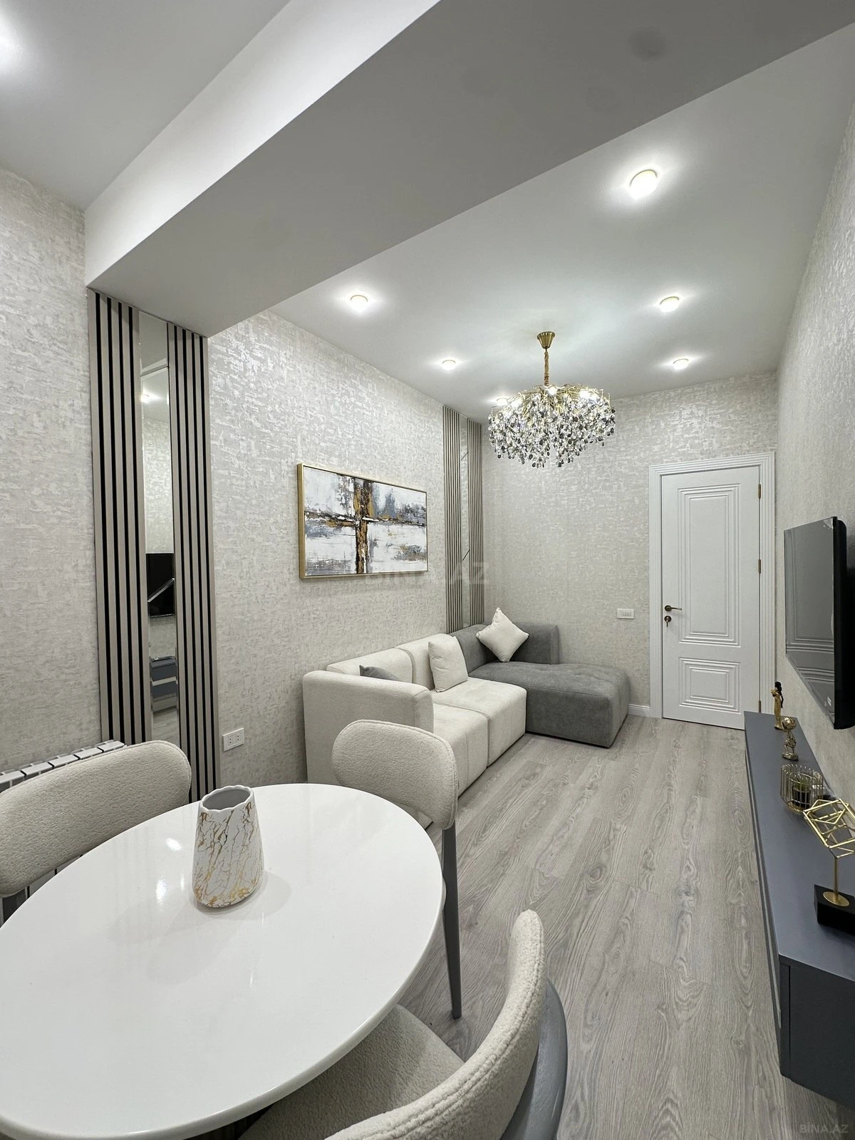 Satılır 2 otaqlı mənzil 61 m²