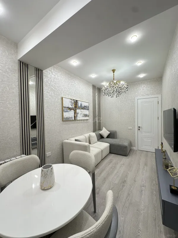 Satılır 2 otaqlı mənzil 61 m²