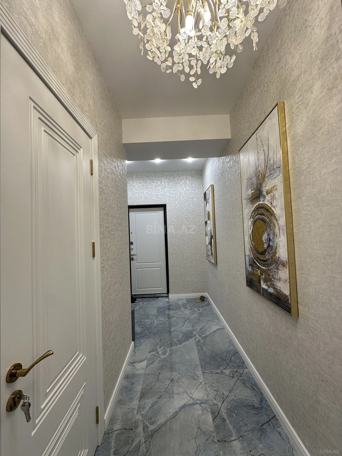 Satılır 2 otaqlı mənzil 61 m²