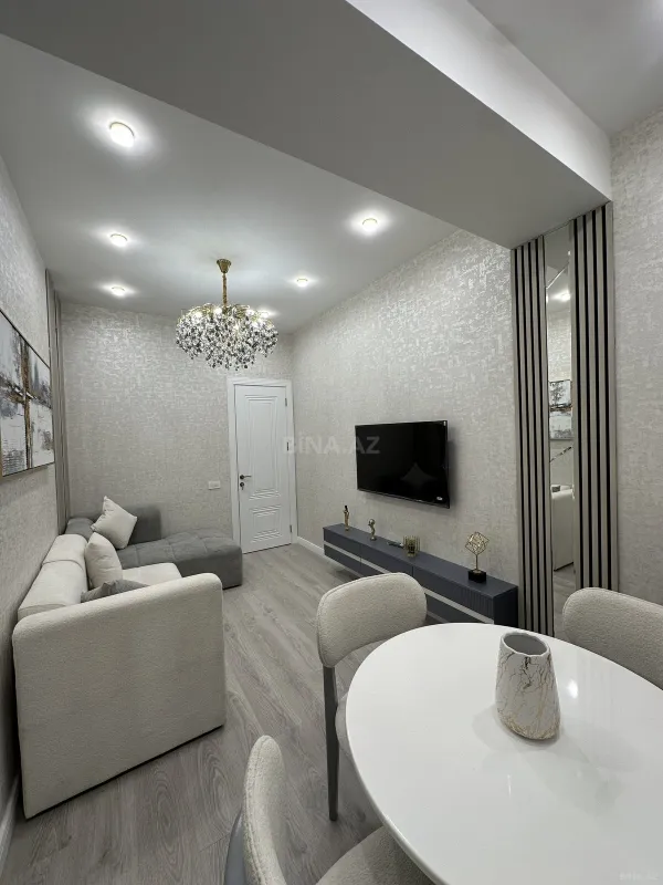 Satılır 2 otaqlı mənzil 61 m²