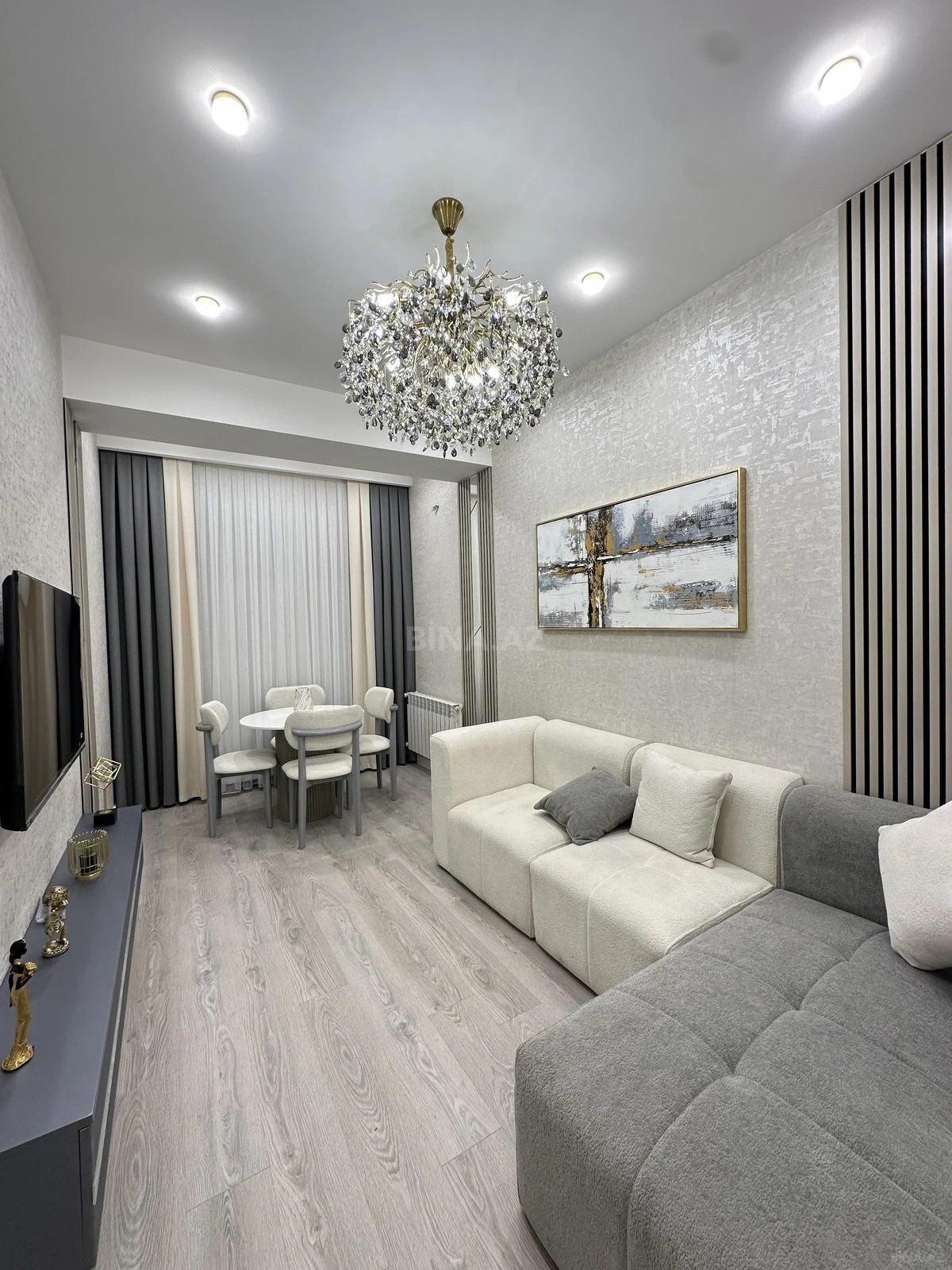 Satılır 2 otaqlı mənzil 61 m²