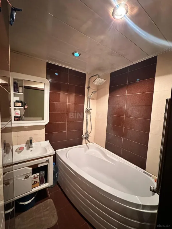 Satılır 5 otaqlı mənzil 105 m²