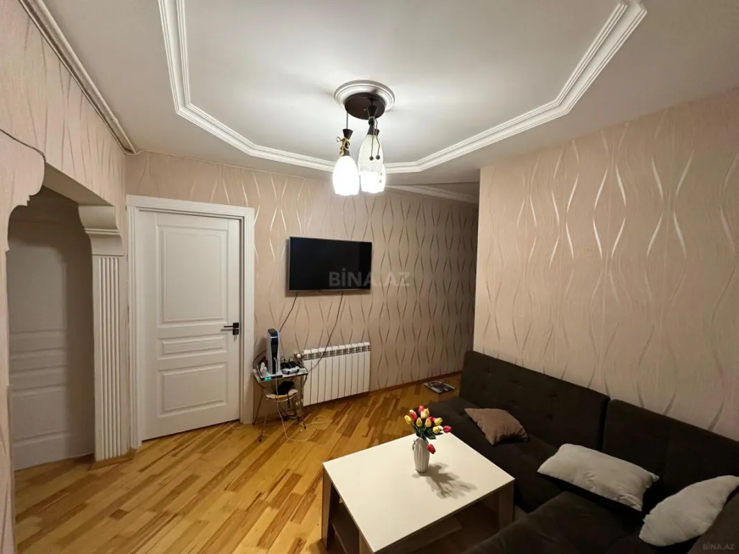 Satılır 5 otaqlı mənzil 105 m²