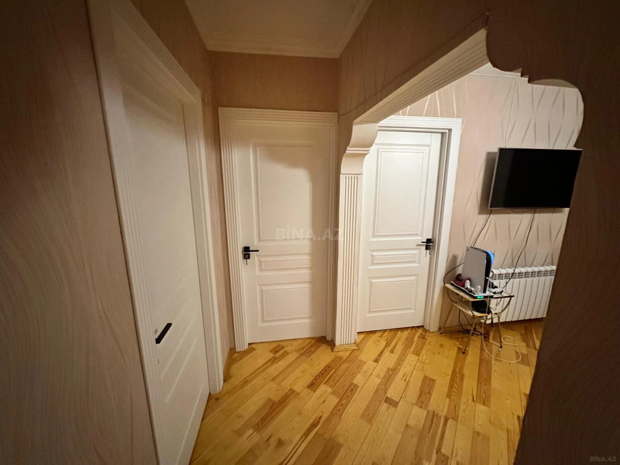 Satılır 5 otaqlı mənzil 105 m²