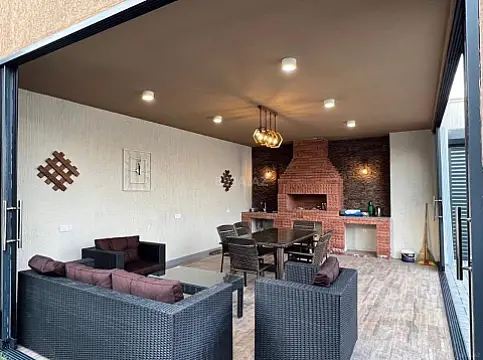 Kirayə verilir 4 otaqlı həyət evi 200 m²