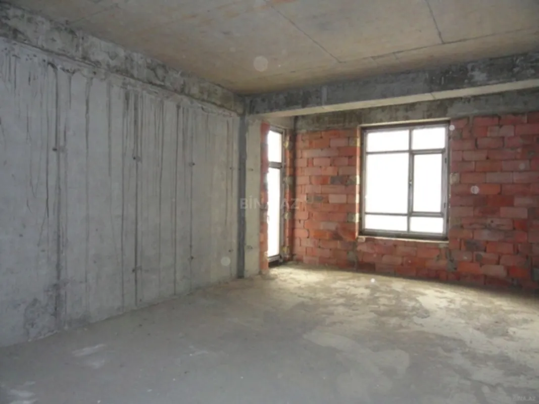 Satılır 3 otaqlı mənzil 157 m²