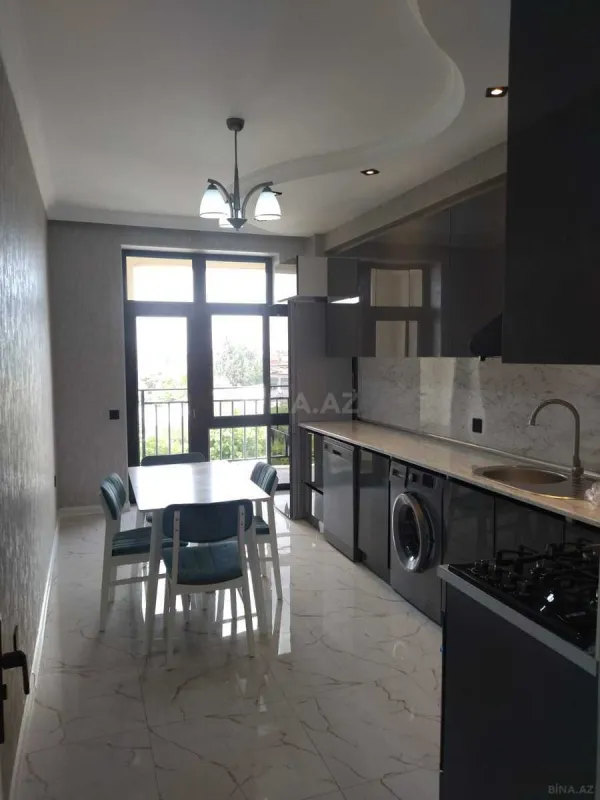 Kirayə verilir 2 otaqlı mənzil 82 m²