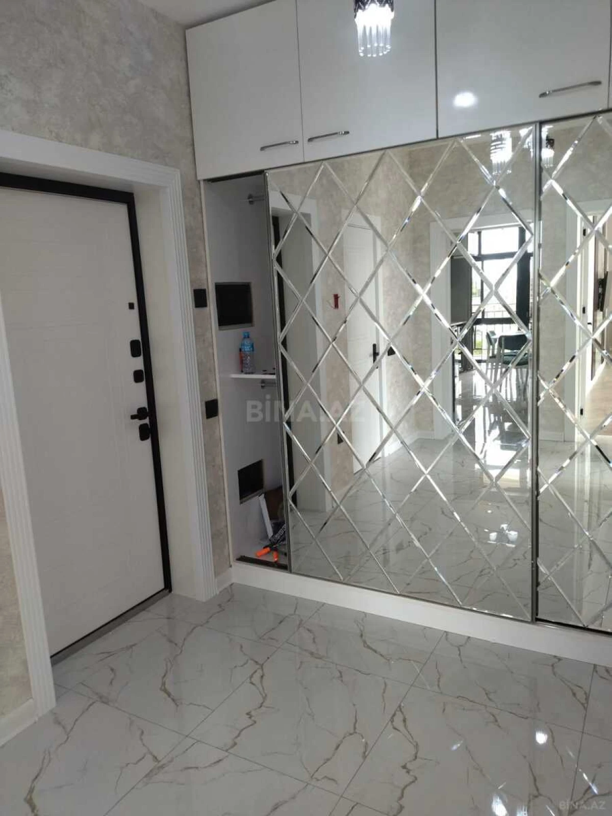 Kirayə verilir 2 otaqlı mənzil 82 m²