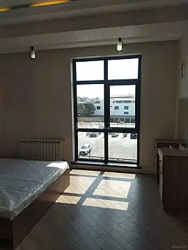 Kirayə verilir 2 otaqlı mənzil 82 m²
