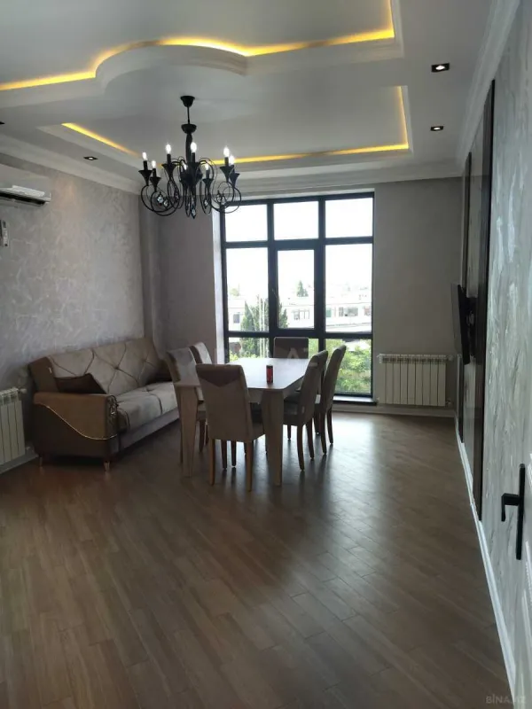 Kirayə verilir 2 otaqlı mənzil 82 m²