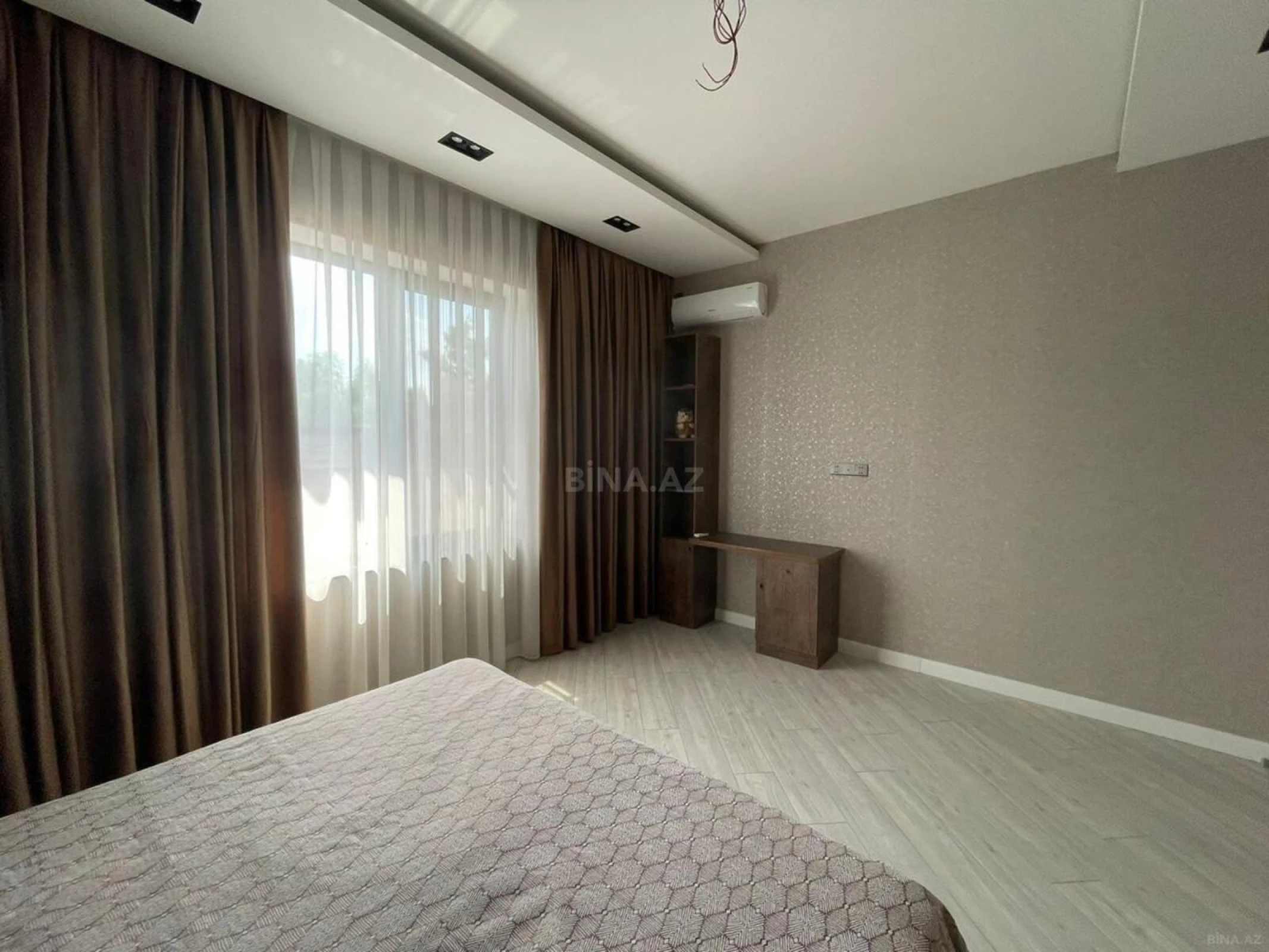 Kirayə verilir 5 otaqlı həyət evi 380 m²