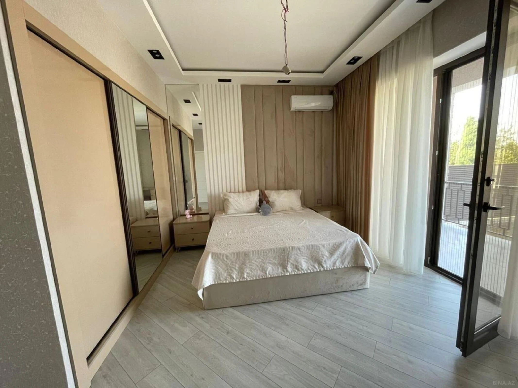 Kirayə verilir 5 otaqlı həyət evi 380 m²