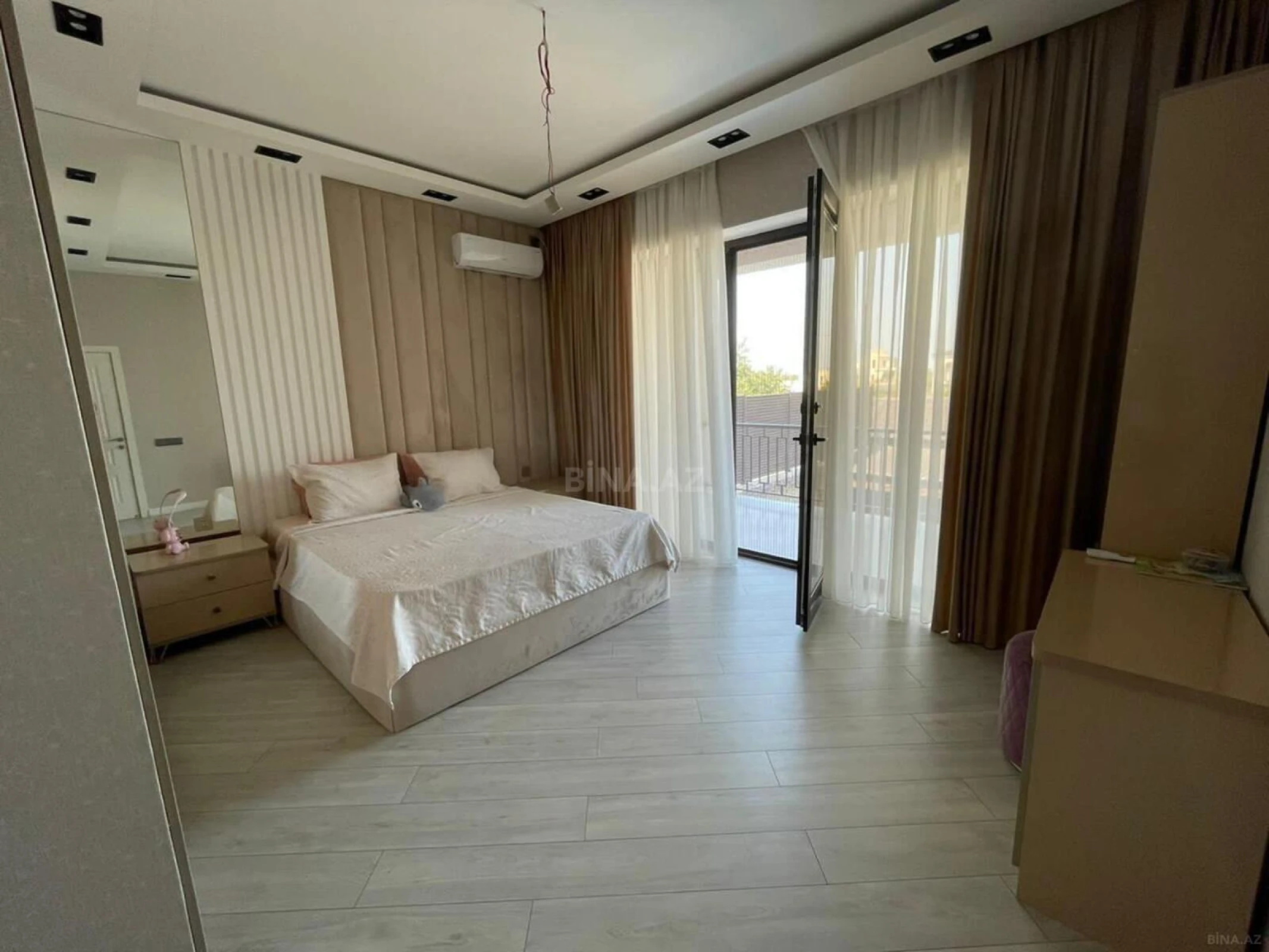 Kirayə verilir 5 otaqlı həyət evi 380 m²