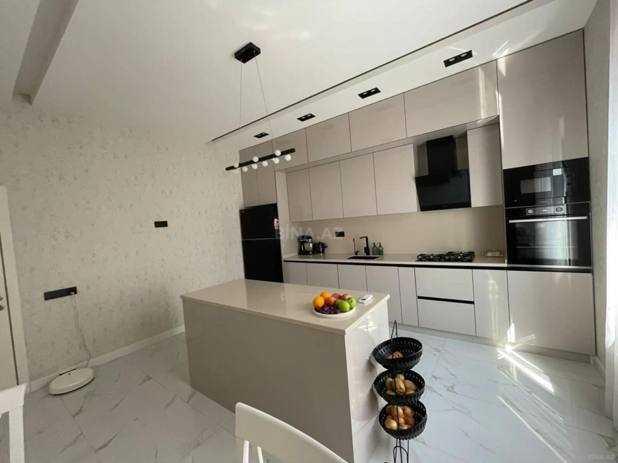 Kirayə verilir 5 otaqlı həyət evi 380 m²
