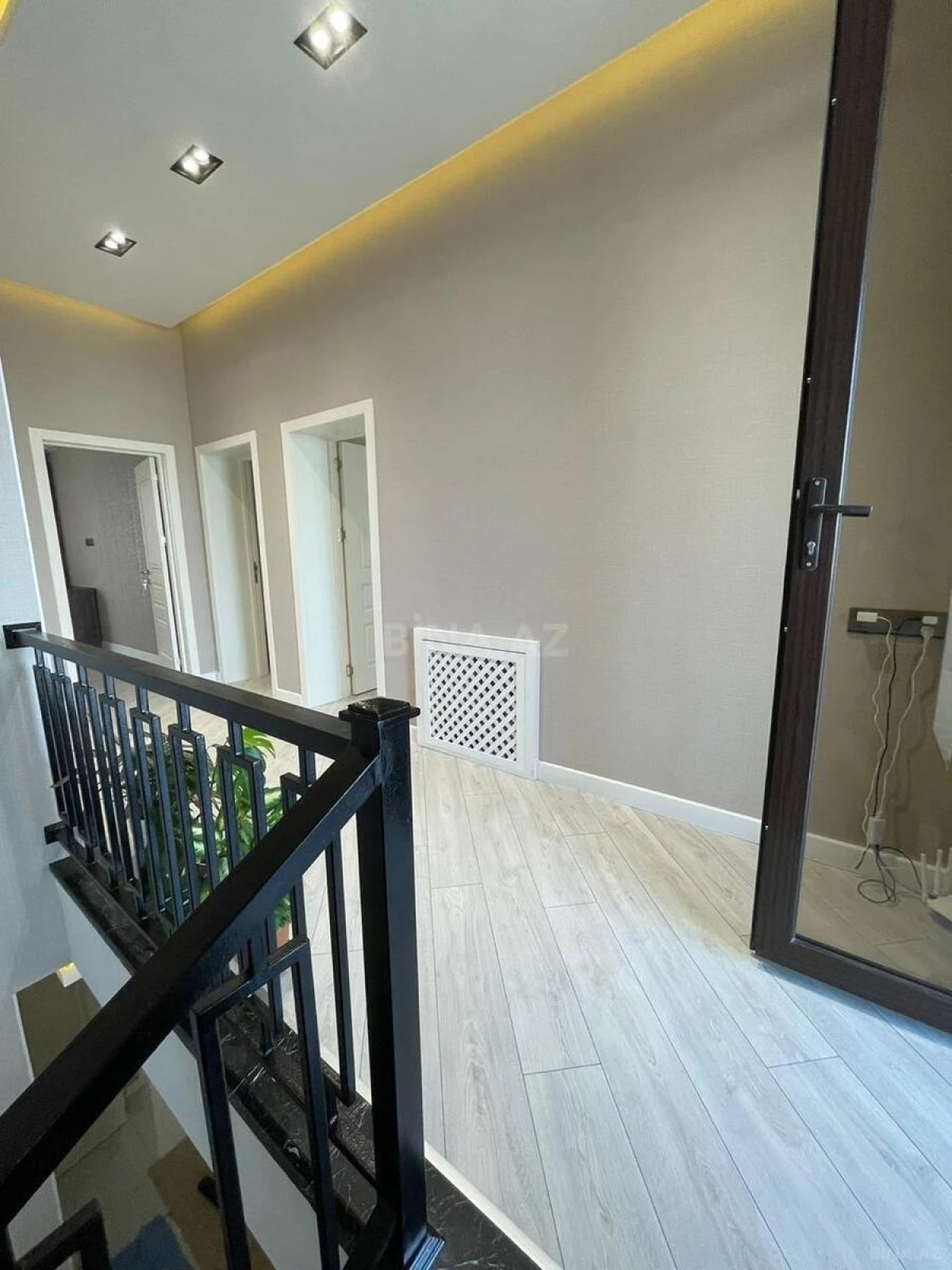 Kirayə verilir 5 otaqlı həyət evi 380 m²