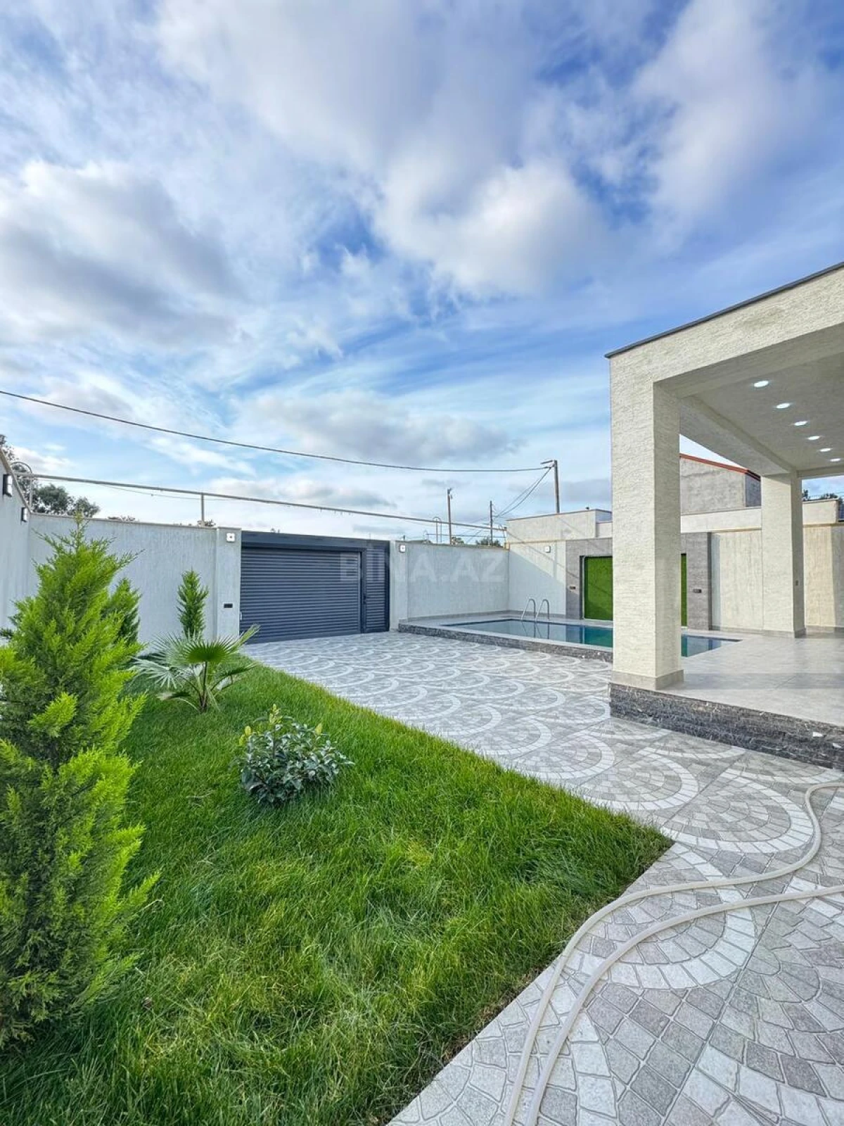 Satılır 4 otaqlı həyət evi 180 m²