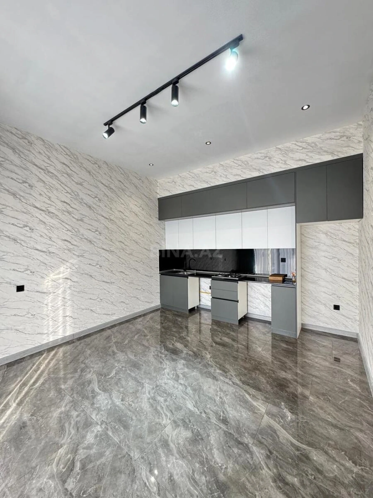 Satılır 4 otaqlı həyət evi 180 m²