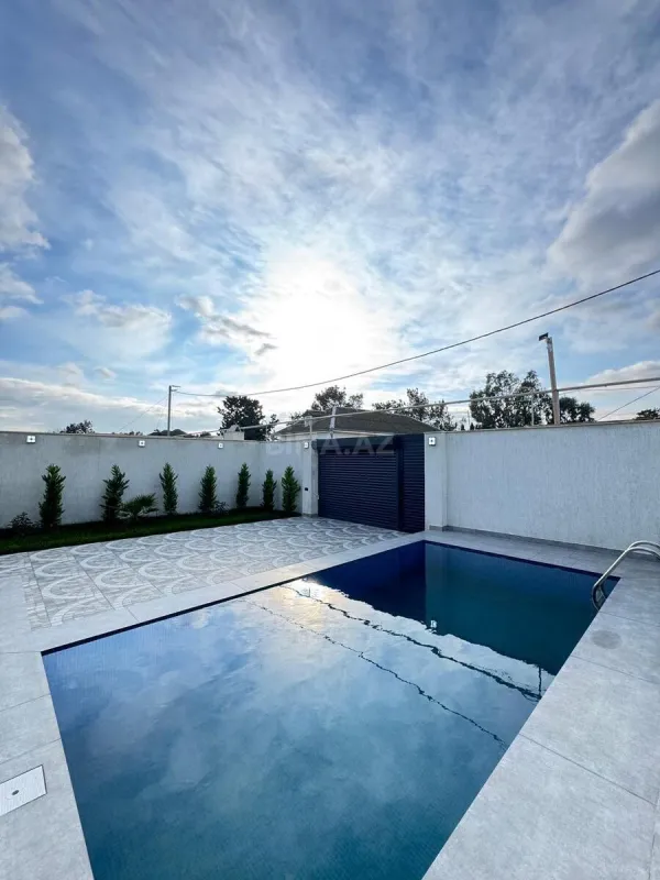 Satılır 4 otaqlı həyət evi 180 m²