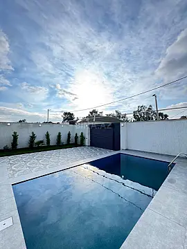 Satılır 4 otaqlı həyət evi 180 m²